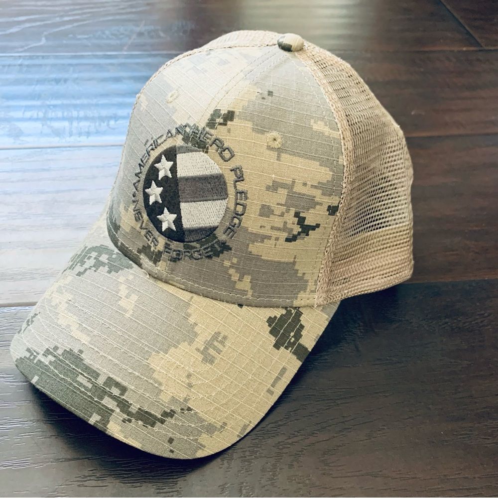 NWT Men's FLW Bass Fishing American Hero Digital Camo Print Baseball Trucker Hat